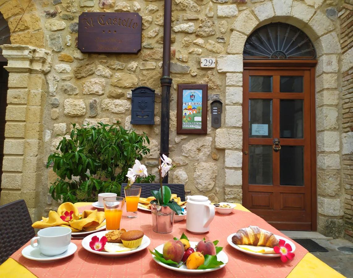 ペトラリーア・ソッターナ Il Castello Bed & Breakfast エクステリア 写真