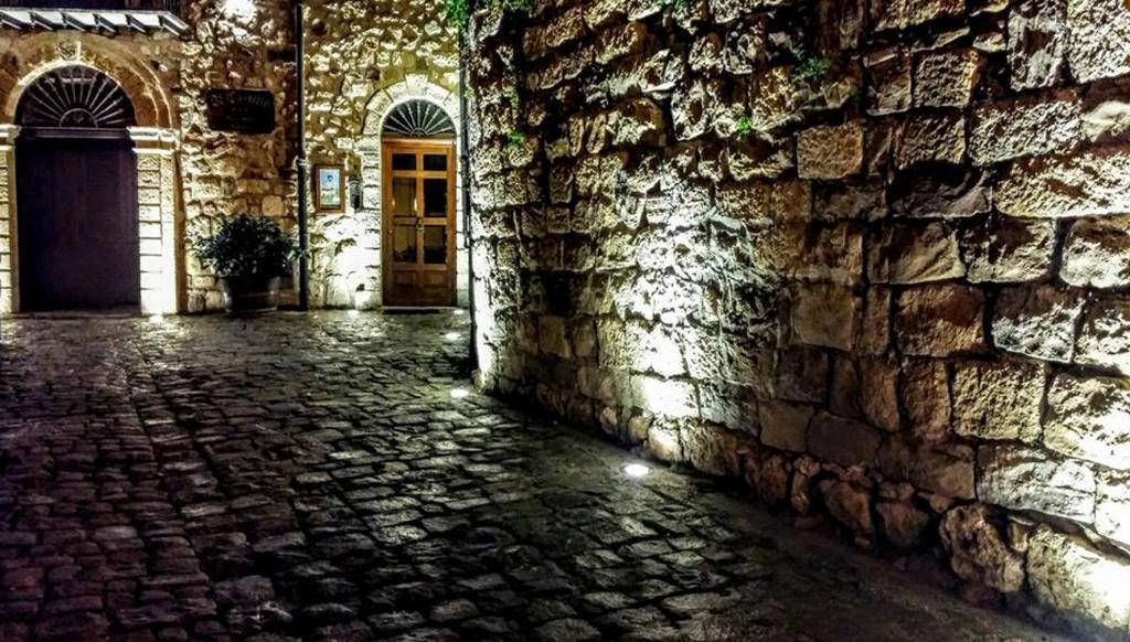 ペトラリーア・ソッターナ Il Castello Bed & Breakfast エクステリア 写真
