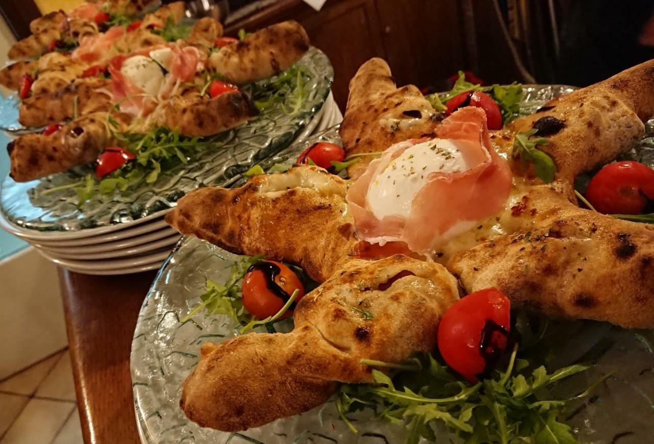ペトラリーア・ソッターナ Il Castello Bed & Breakfast エクステリア 写真