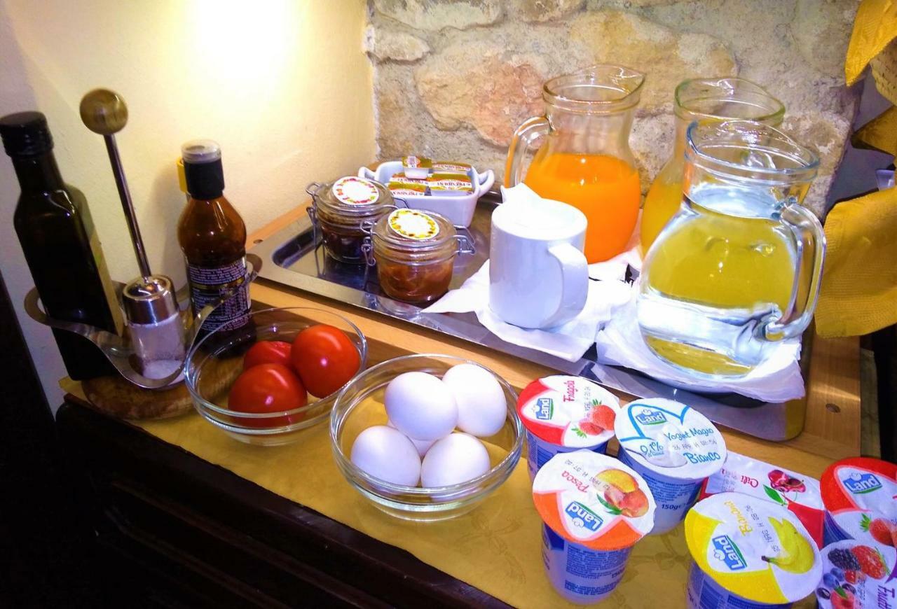 ペトラリーア・ソッターナ Il Castello Bed & Breakfast エクステリア 写真