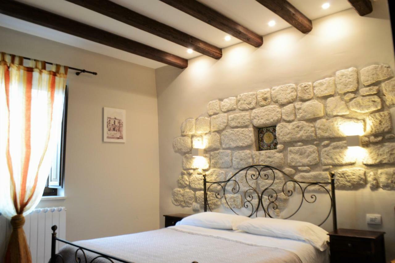 ペトラリーア・ソッターナ Il Castello Bed & Breakfast エクステリア 写真
