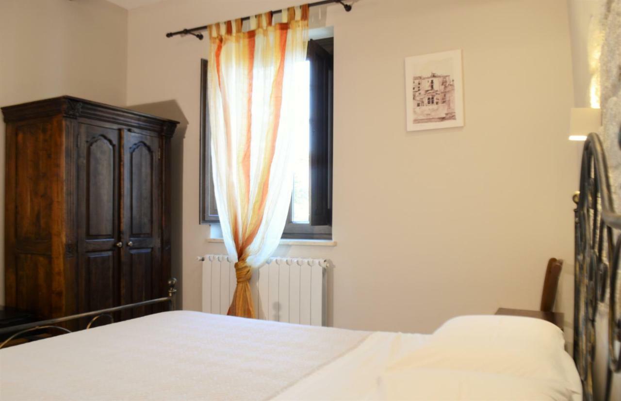 ペトラリーア・ソッターナ Il Castello Bed & Breakfast エクステリア 写真