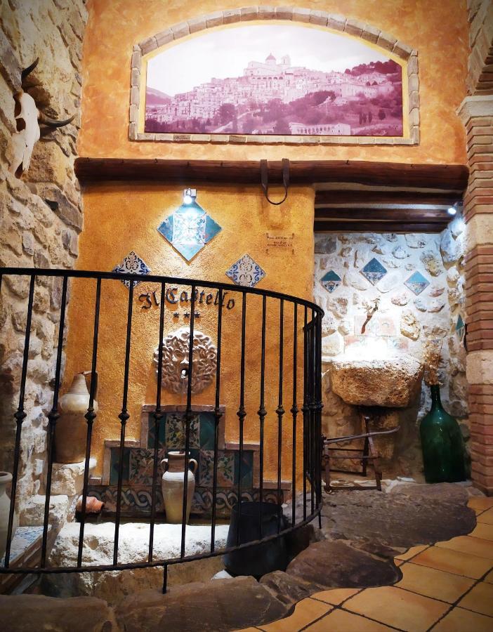 ペトラリーア・ソッターナ Il Castello Bed & Breakfast エクステリア 写真